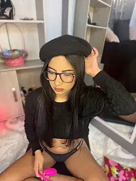 Gretel Streit online show from 04-30-26, 03:35