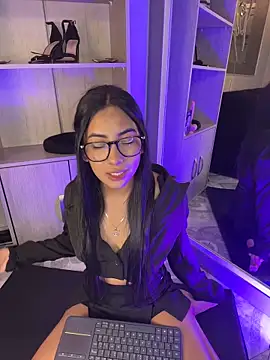 Gretel Streit online show from 03-31-26, 03:41