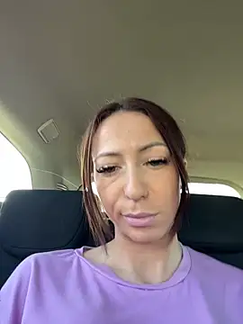 Snapshot of RubyFever chatting on 05-11-26, 05:31 RubyFever online show from 05-11-26, 05:31