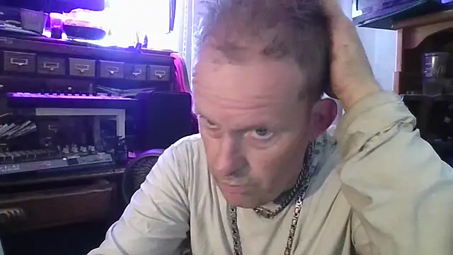 Snapshot of strokingjoe14585 chatting on 04-23-26, 06:53 strokingjoe14585 online show from 04-23-26, 06:53