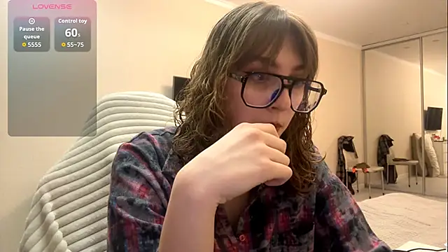 Olivia 132 online show from 03-25-26, 06:18