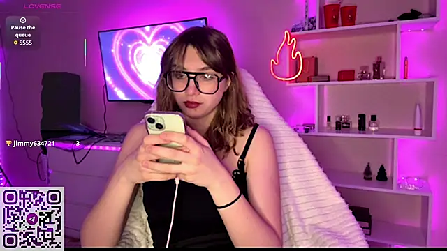 Olivia 132 online show from 04-15-26, 02:54