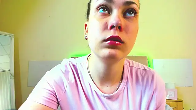 Snapshot of MelanieCuty chatting on 05-30-26, 05:36 MelanieCuty online show from 05-30-26, 05:36