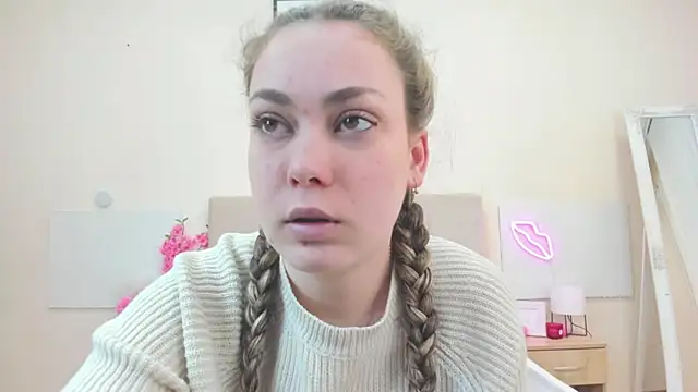 Snapshot of MelanieCuty chatting on 04-11-26, 05:15 MelanieCuty online show from 04-11-26, 05:15