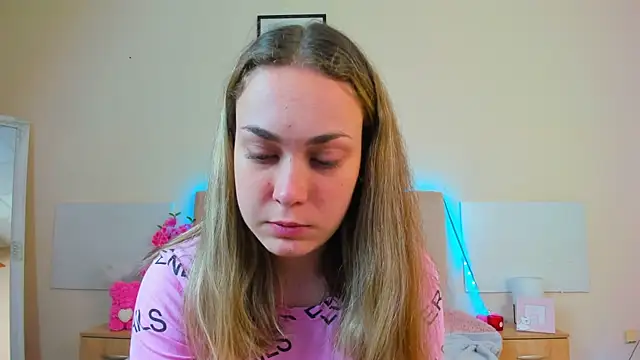 MelanieCuty online show from 07-10-26, 05:40