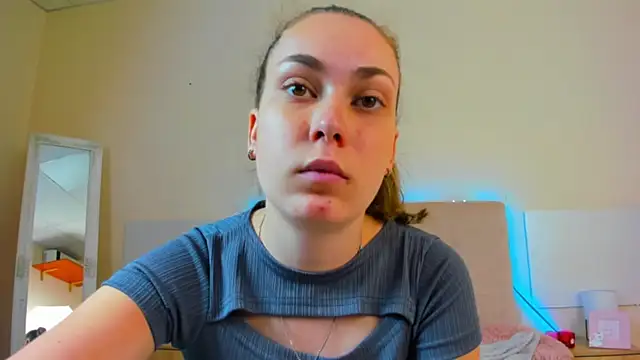 MelanieCuty online show from 07-06-26, 05:36