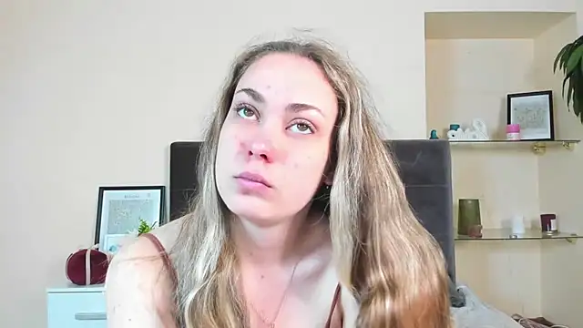 Snapshot of MelanieCuty chatting on 04-07-26, 05:31 MelanieCuty online show from 04-07-26, 05:31