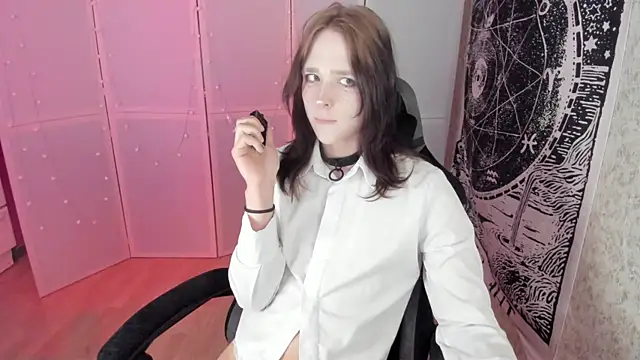 Snapshot of Simochka_w chatting on 06-11-26, 10:23 Simochka w online show from 06-11-26, 10:23