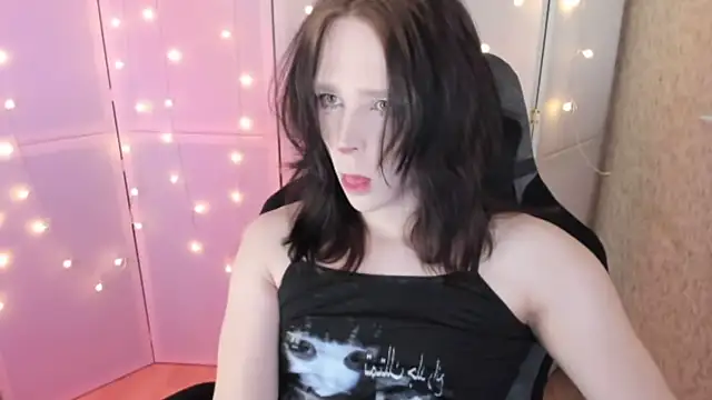 Snapshot of Simochka_w chatting on 04-12-26, 04:38 Simochka w online show from 04-12-26, 04:38