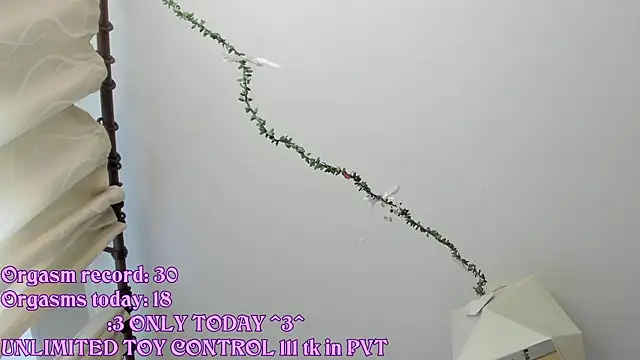 Snapshot of RileyNymph chatting on 05-21-26, 03:26 RileyNymph online show from 05-21-26, 03:26