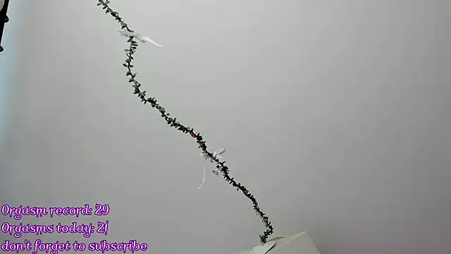 Snapshot of RileyNymph chatting on 05-14-26, 06:10 RileyNymph online show from 05-14-26, 06:10