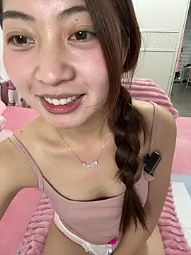 Snapshot of tiantian_niu chatting on 04-18-26, 01:24 tiantian niu online show from 04-18-26, 01:24