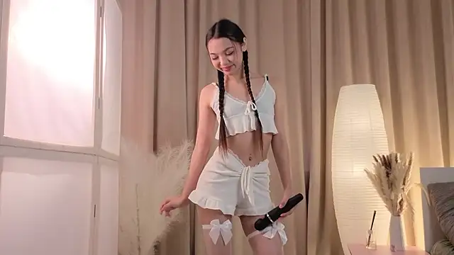 Milisaaaaa online show from 03-19-26, 10:04