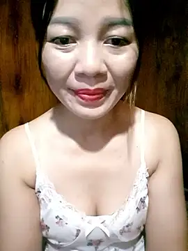 Snapshot of Yiyi102300 chatting on 05-29-26, 02:50 Yiyi102300 online show from 05-29-26, 02:50