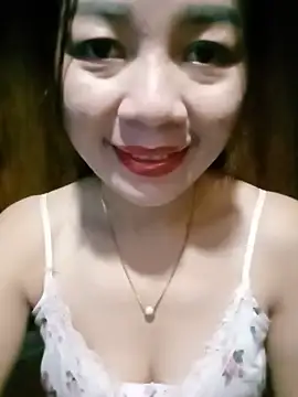 Snapshot of Yiyi102300 chatting on 06-12-26, 11:30 Yiyi102300 online show from 06-12-26, 11:30