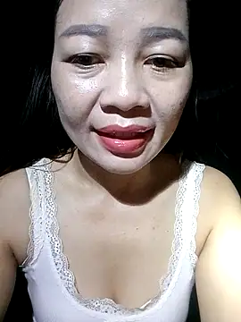 Snapshot of Yiyi102300 chatting on 05-07-26, 12:15 Yiyi102300 online show from 05-07-26, 12:15