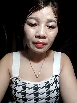 Yiyi102300 online show from 04-08-26, 01:34