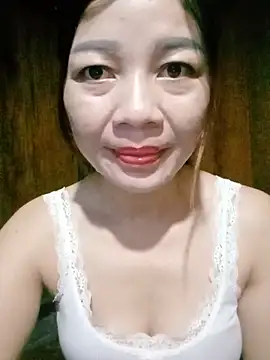 Snapshot of Yiyi102300 chatting on 06-02-26, 11:49 Yiyi102300 online show from 06-02-26, 11:49