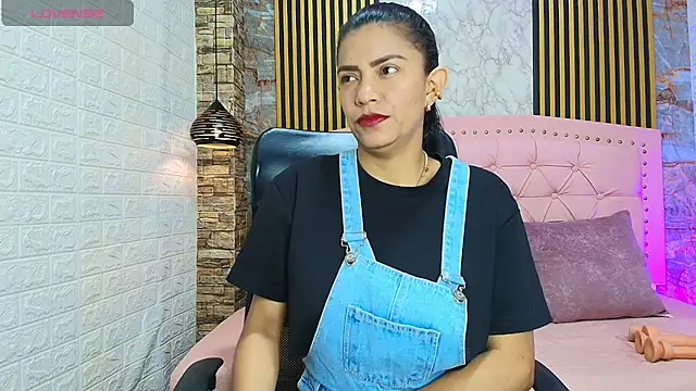 AishaCambell  online show from 04-24-26, 09:55