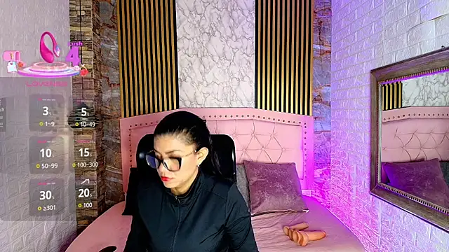 AishaCambell  online show from 04-12-26, 09:56