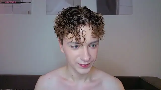 Snapshot of Angel_Crave chatting on 03-16-26, 08:11 Angel Crave online show from 03-16-26, 08:11