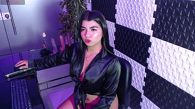 Snapshot of AlinaMorris chatting on 06-03-26, 02:01 AlinaMorris online show from 06-03-26, 02:01