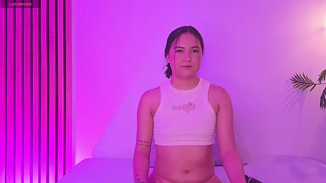 EmmaLopez11 online show from 05-05-26, 11:46