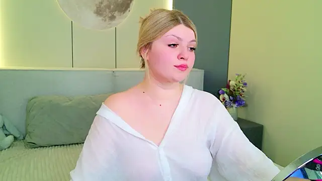 Snapshot of WendyPage chatting on 06-11-26, 04:26 WendyPage online show from 06-11-26, 04:26