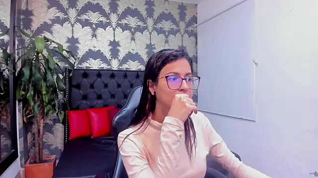 Emily Lopera online show from 04-30-26, 02:46