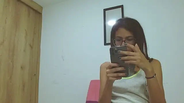 Emily Lopera online show from 05-27-26, 05:04