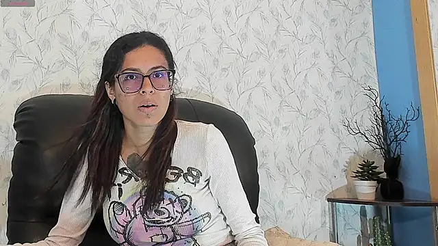 Snapshot of Emily_Lopera chatting on 07-23-26, 06:26 Emily Lopera online show from 07-23-26, 06:26