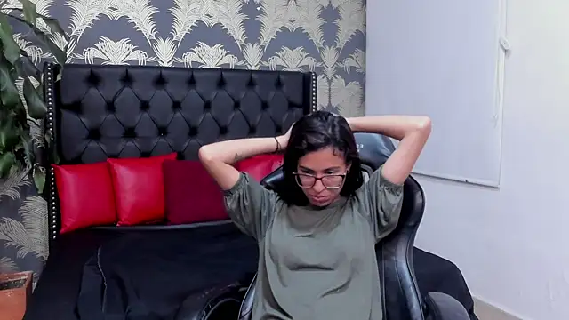 Emily Lopera online show from 04-29-26, 02:32