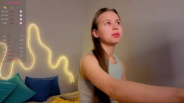 Snapshot of Emma_dream_ chatting on 06-20-26, 01:10 Emma dream online show from 06-20-26, 01:10