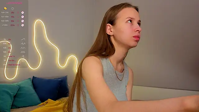 Snapshot of Emma_dream_ chatting on 06-13-26, 01:03 Emma dream online show from 06-13-26, 01:03