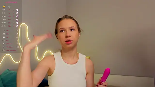 Snapshot of Emma_dream_ chatting on 05-16-26, 01:26 Emma dream online show from 05-16-26, 01:26