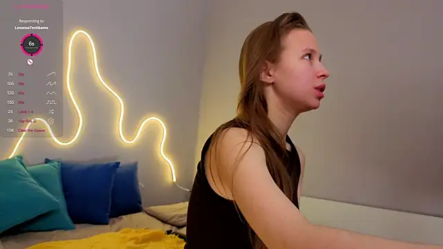 Snapshot of Emma_dream_ chatting on 06-05-26, 01:32 Emma dream online show from 06-05-26, 01:32