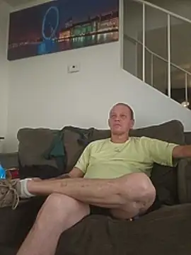 Snapshot of yourMasterisBored chatting on 07-30-26, 01:21 yourMasterisBored online show from 07-30-26, 01:21