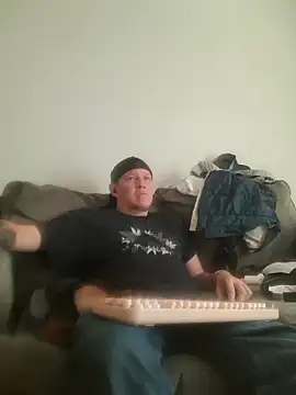 Snapshot of yourMasterisBored chatting on 05-25-26, 01:54 yourMasterisBored online show from 05-25-26, 01:54