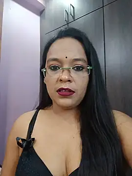 Snapshot of hornyrosy321 chatting on 05-16-26, 05:45 hornyrosy321 online show from 05-16-26, 05:45