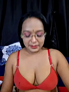 Snapshot of hornyrosy321 chatting on 06-17-26, 05:34 hornyrosy321 online show from 06-17-26, 05:34