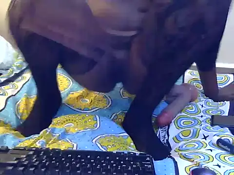 Snapshot of Rhofhi12 chatting on 05-27-26, 04:31 Rhofhi12 online show from 05-27-26, 04:31