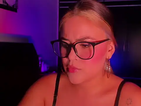 Snapshot of veronicabrown_xxx chatting on 03-23-26, 04:12 veronicabrown xxx online show from 03-23-26, 04:12