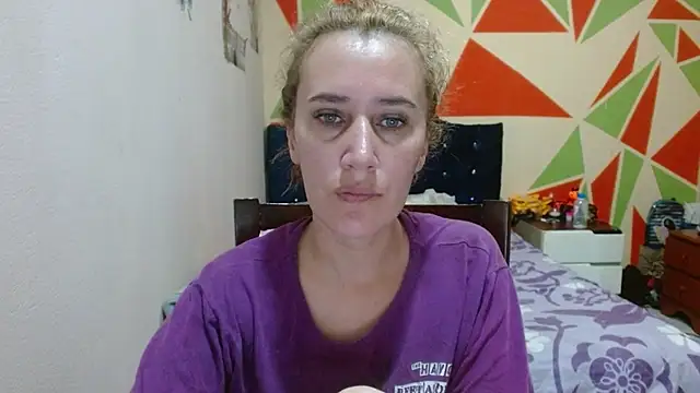 Snapshot of Mariam_wish chatting on 06-17-26, 04:17 Mariam wish online show from 06-17-26, 04:17