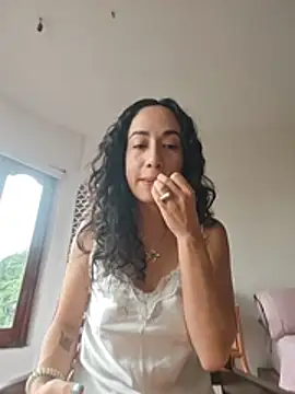 Snapshot of ComeFrutita chatting on 07-18-26, 12:19 ComeFrutita online show from 07-18-26, 12:19