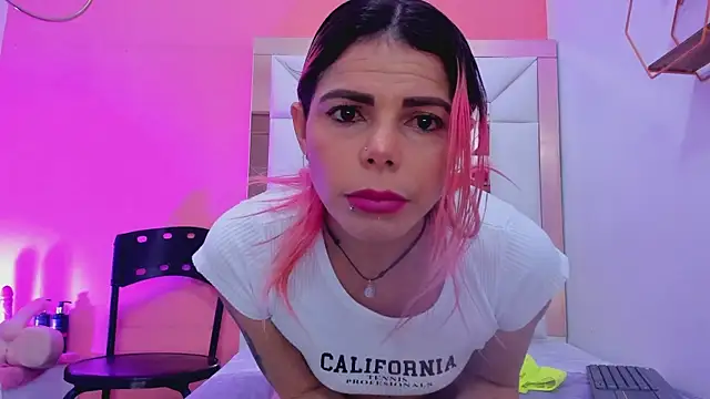 Nicky hot 69 online show from 04-20-26, 07:26