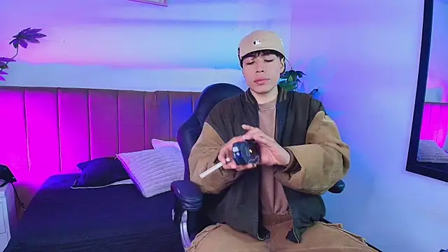 Andreew Style online show from 04-25-26, 02:25