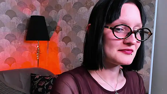 Velvet Lily online show from 04-21-26, 08:37