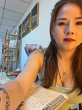 Xiaoxiao-y online show from 04-01-26, 10:16