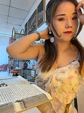 Xiaoxiao-y online show from 04-18-26, 09:00