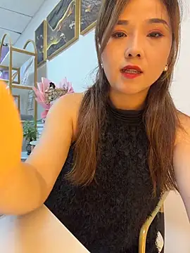 Snapshot of Xiaoxiao-y chatting on 06-15-26, 09:20 Xiaoxiao-y online show from 06-15-26, 09:20